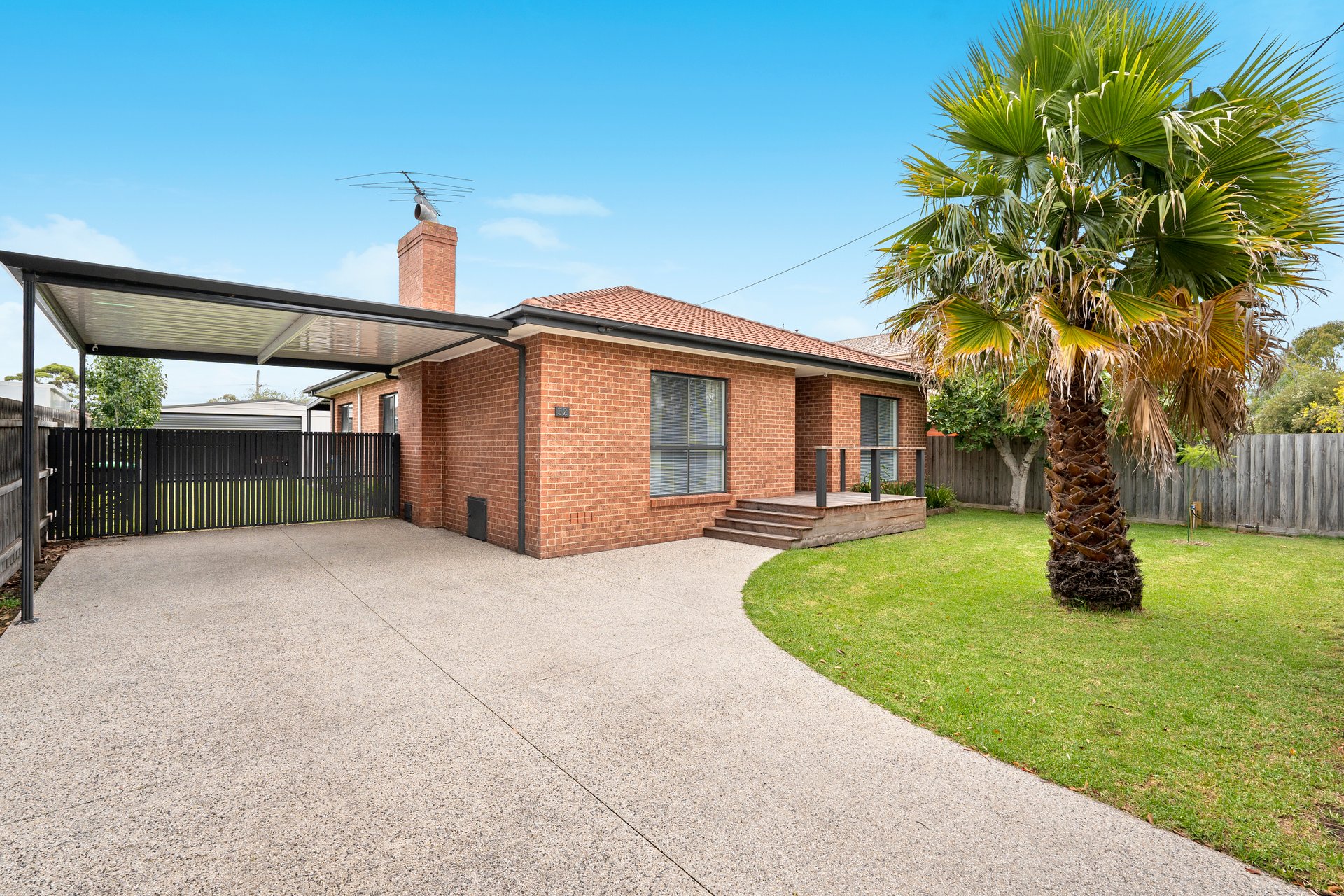 32 Acheron Avenue TOOTGAROOK