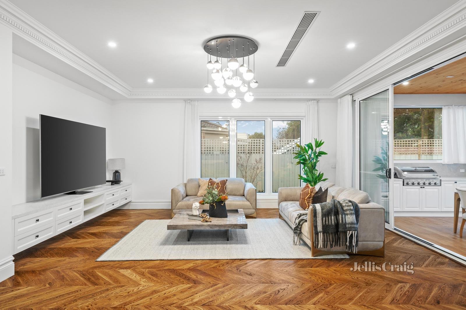 32 Albert Street, Mount Waverley image 9