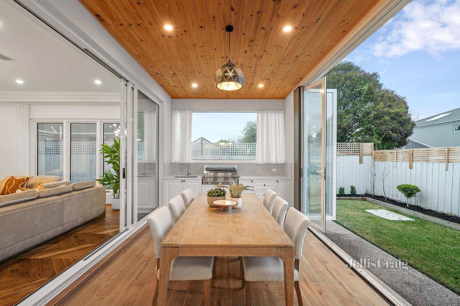 32 Albert Street, Mount Waverley image 19
