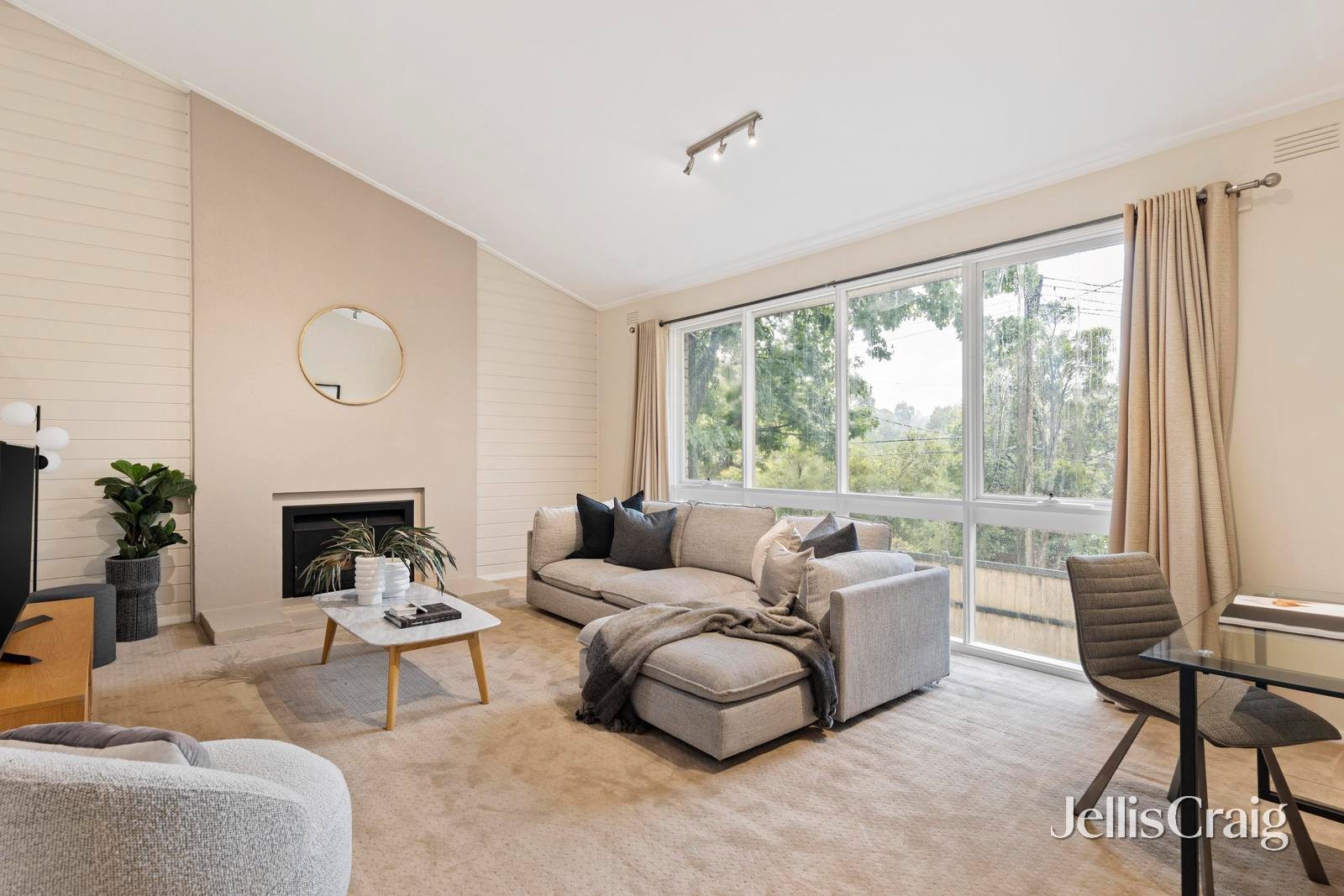 32 Andrew Crescent, Croydon&nbsp;South image 1