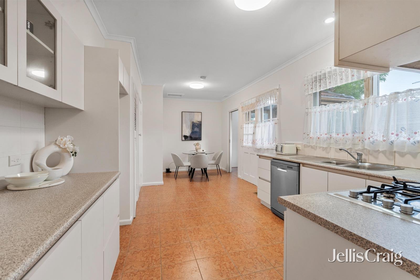 32 Arawata Drive, Doncaster&nbsp;East image 5