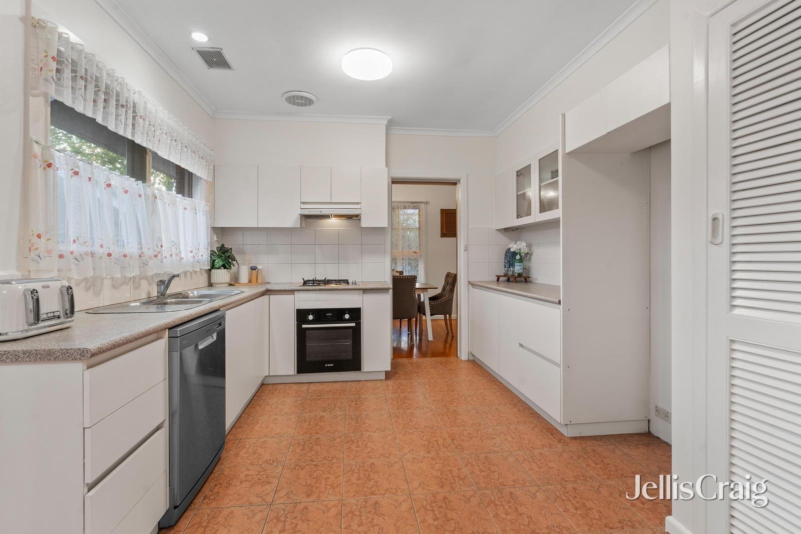 32 Arawata Drive, Doncaster&nbsp;East image 6