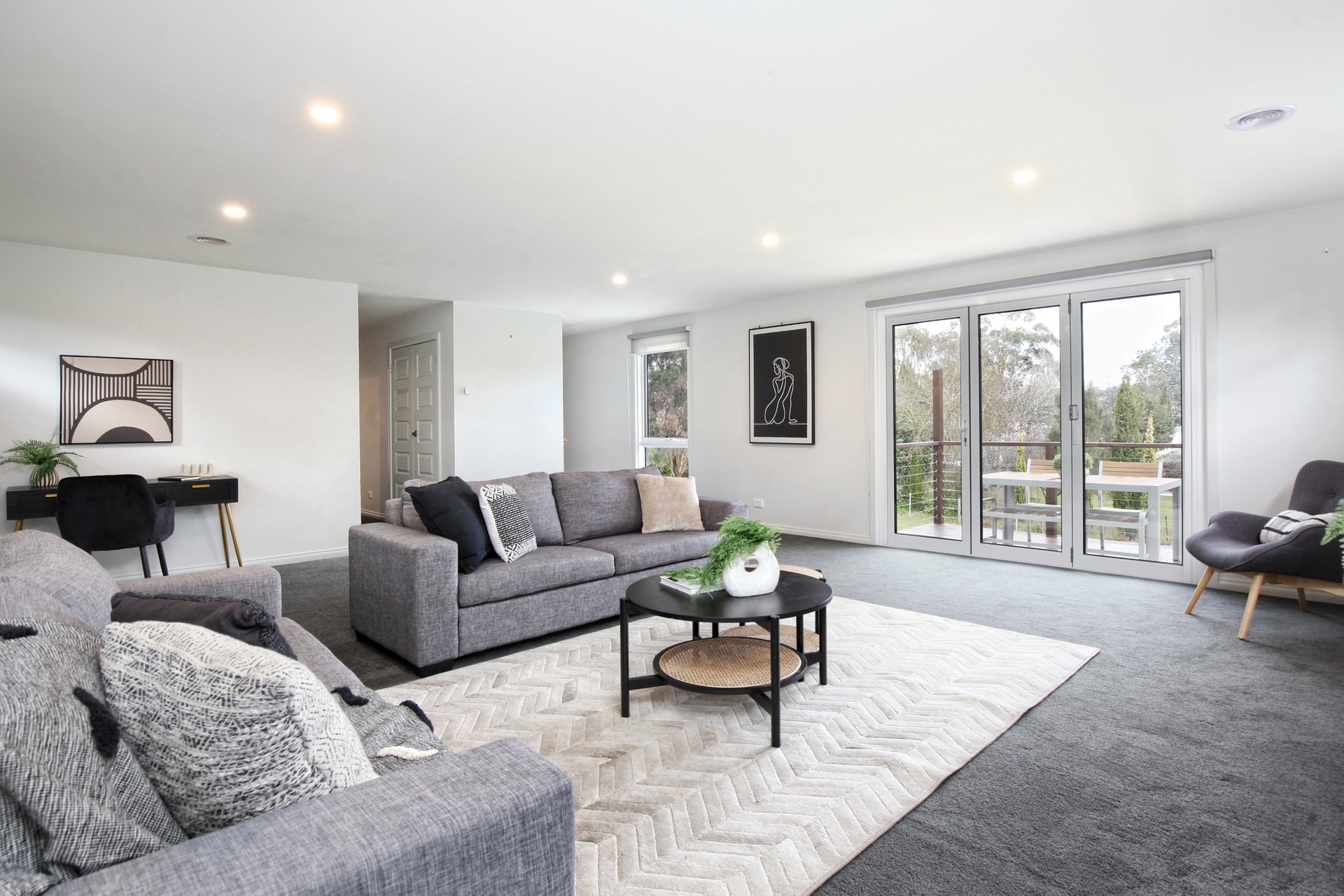 Property Gallery Thumbnail 8