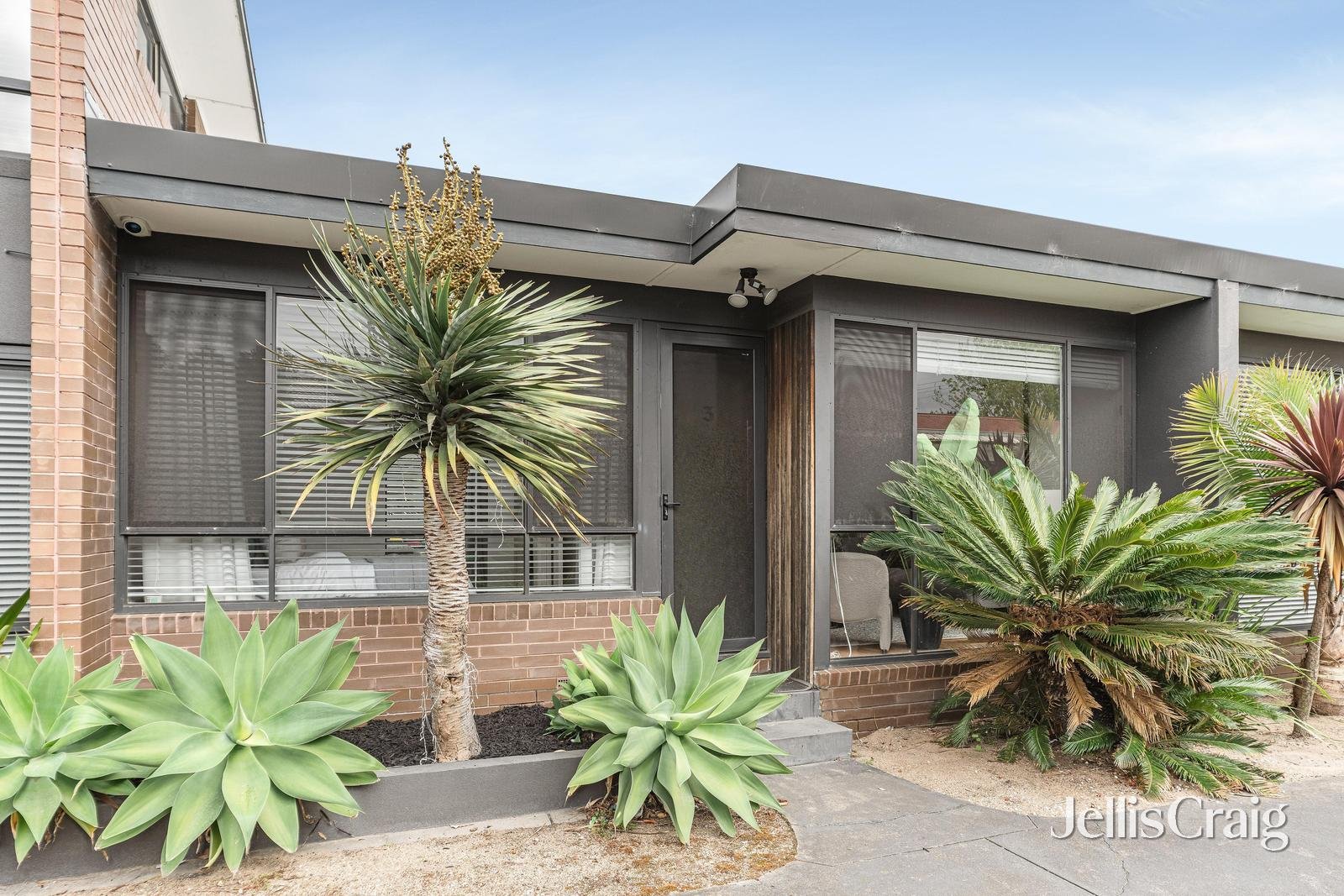 3/2 Ashmore Avenue, Mordialloc image 1