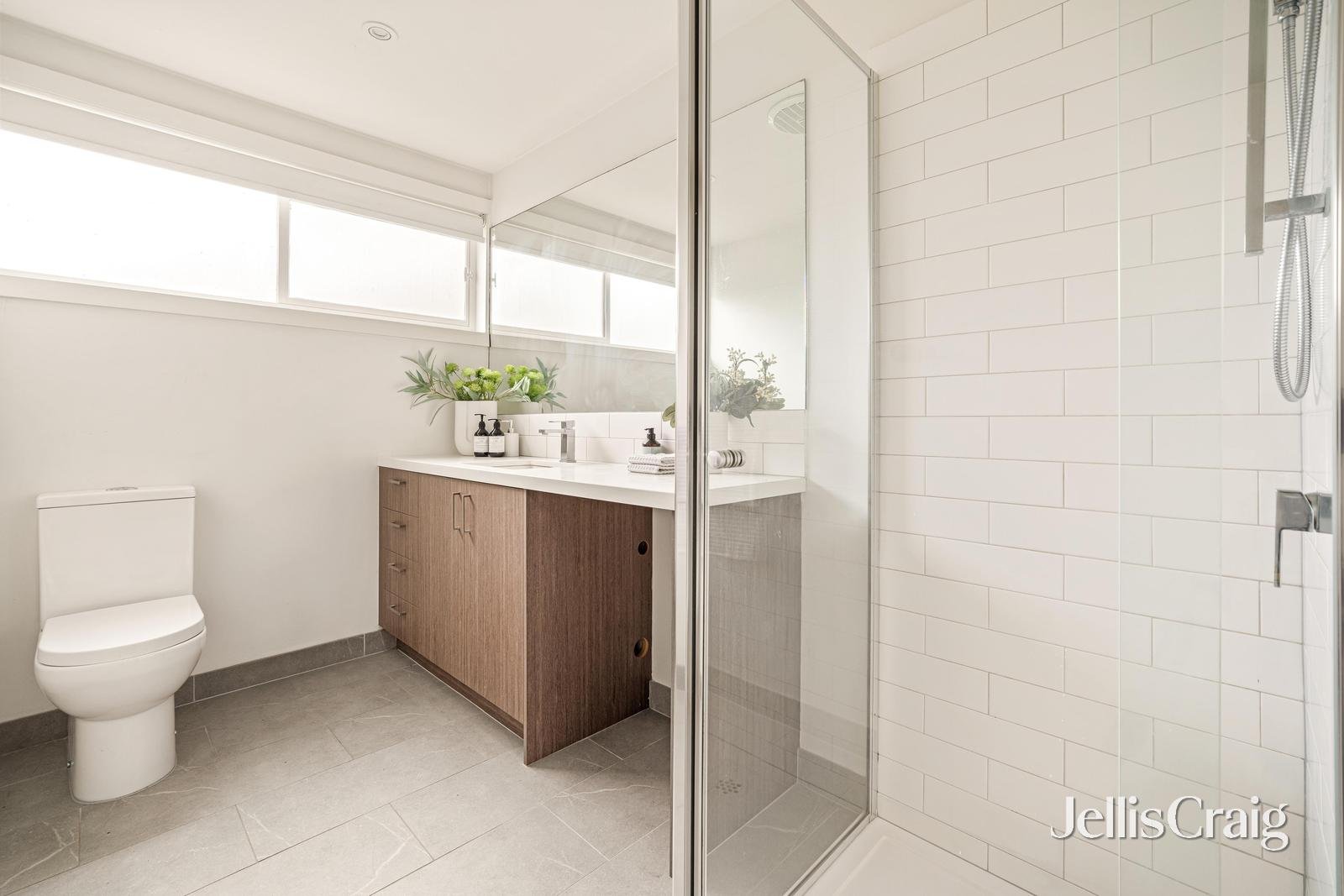 3/2 Ashmore Avenue, Mordialloc image 8