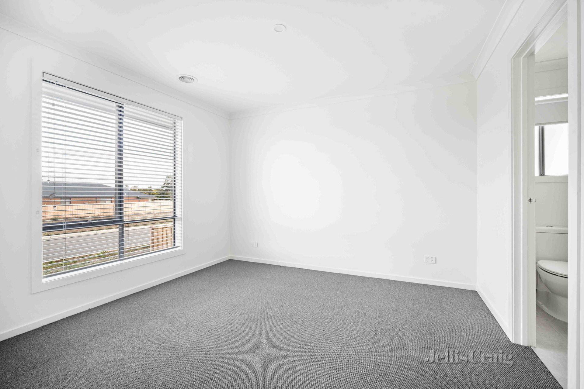 32 Aspen Street, Winter Valley image 3
