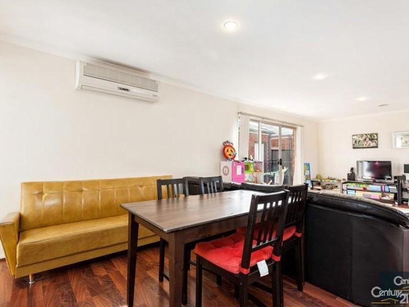 32 Astley Crescent, Point Cook image 3