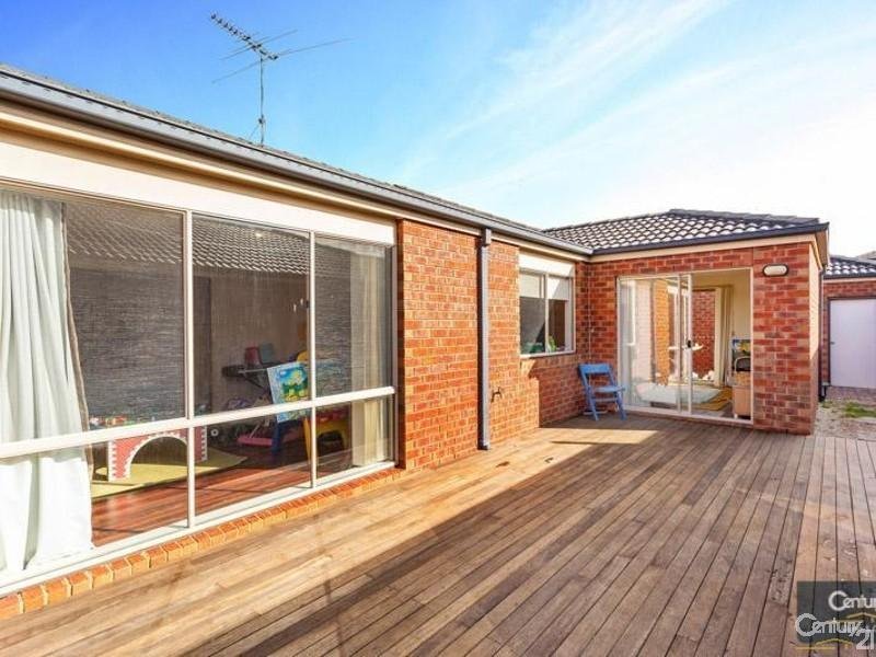 32 Astley Crescent, Point Cook image 10