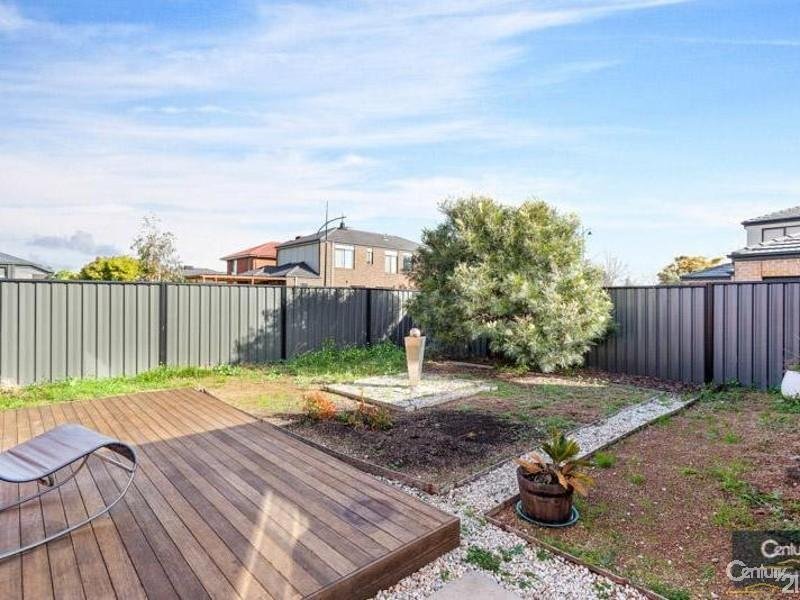 32 Astley Crescent, Point Cook image 14