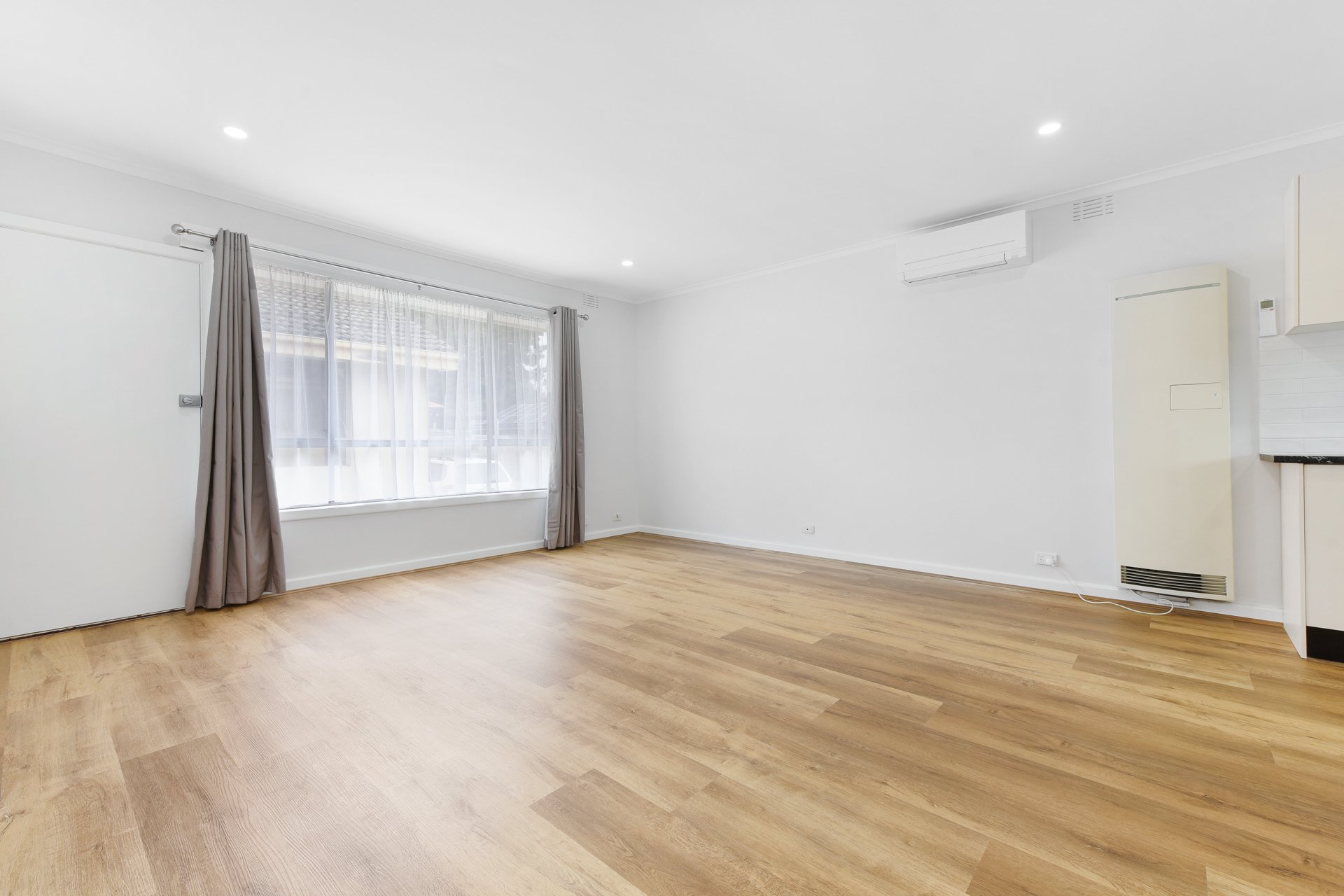 3/2 Avonhurst Drive, Glen Waverley image 4