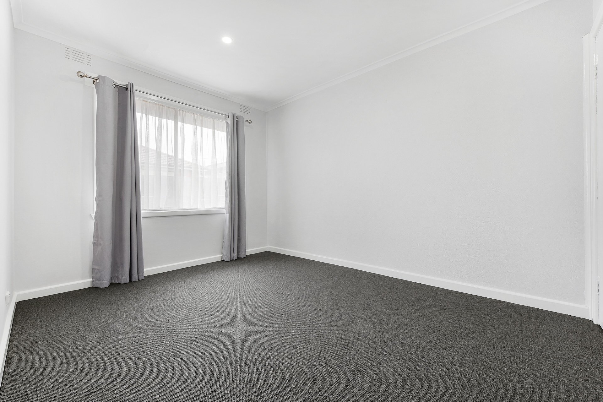 3/2 Avonhurst Drive, Glen Waverley image 5