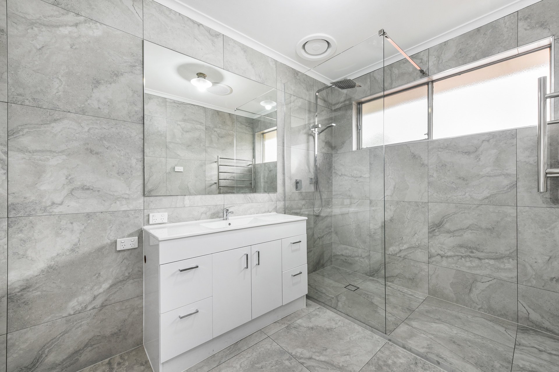 3/2 Avonhurst Drive, Glen Waverley image 6