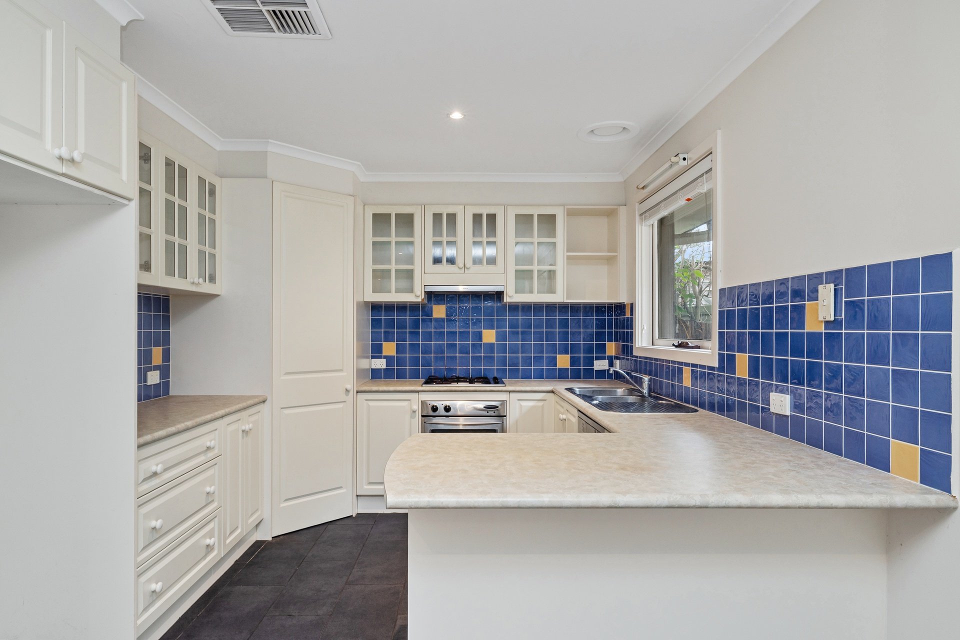 32 Barclay Avenue, Croydon image 6