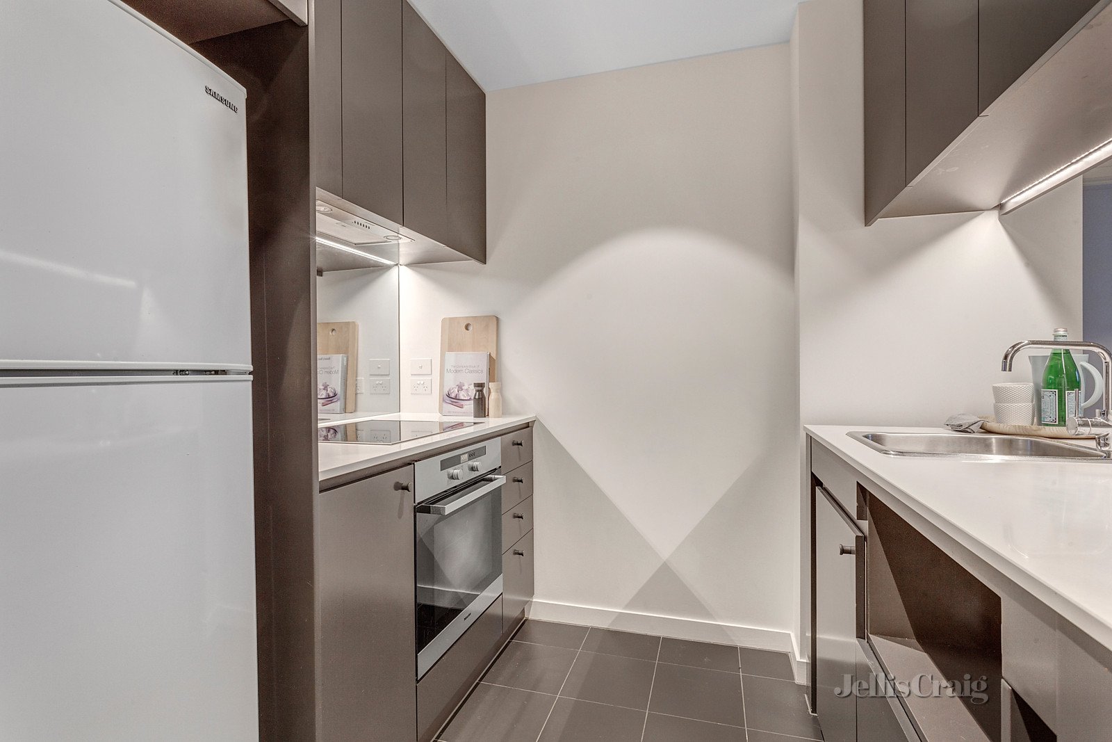3/2 Barnet Way, Richmond image 6