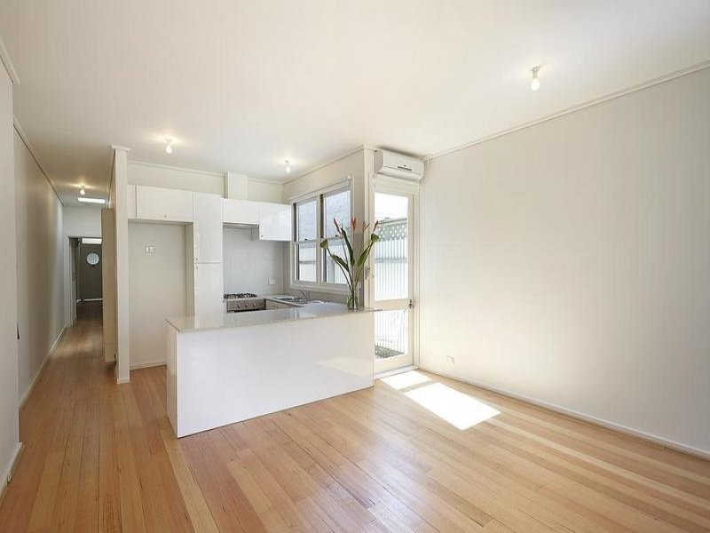 32 Barrett Street, Albert Park image 3