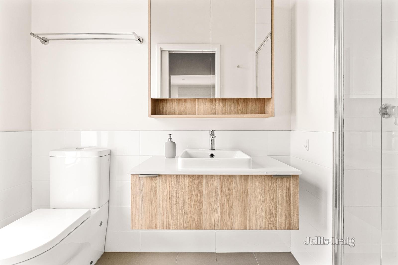 3/2 Bellevue Road, Cheltenham image 10