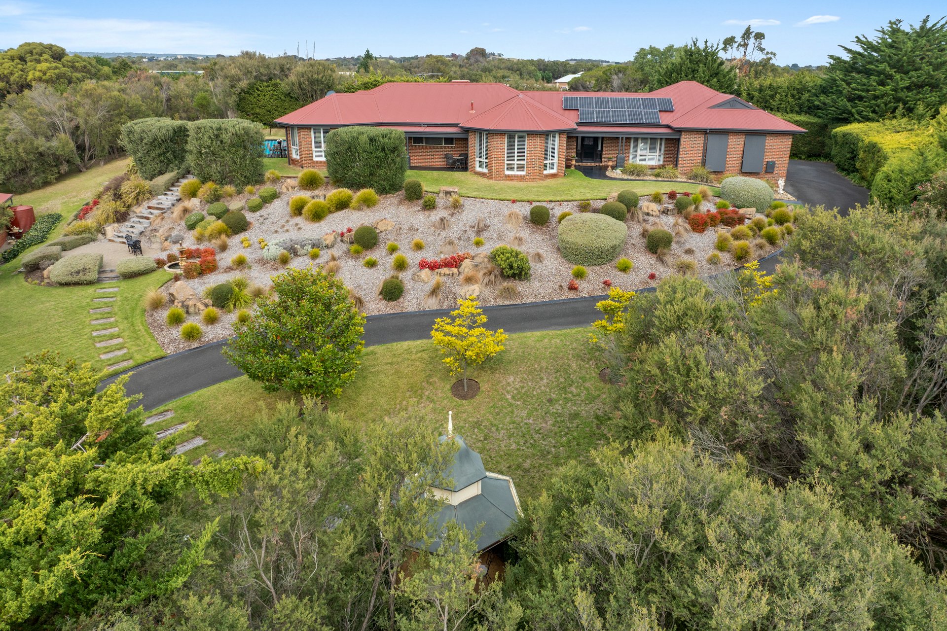 32 Bethany Close RYE