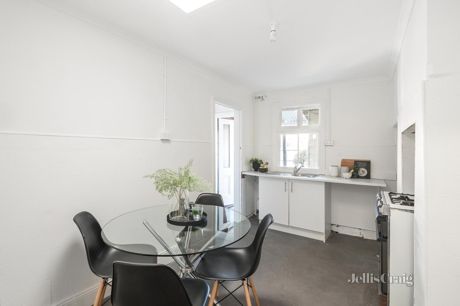 32 Bowen Street, Hawthorn image 3