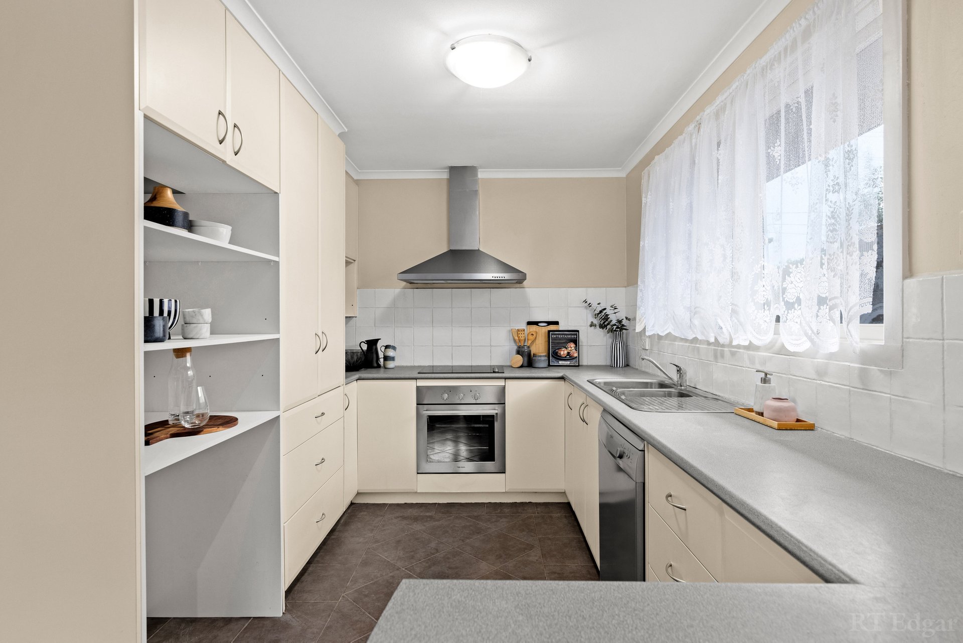 Property Gallery Thumbnail 6