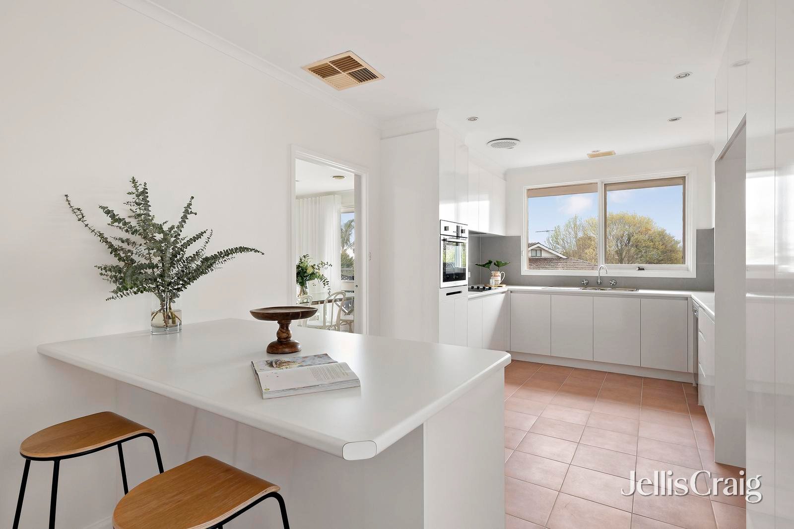 32 Caravelle Crescent, Strathmore Heights image 5
