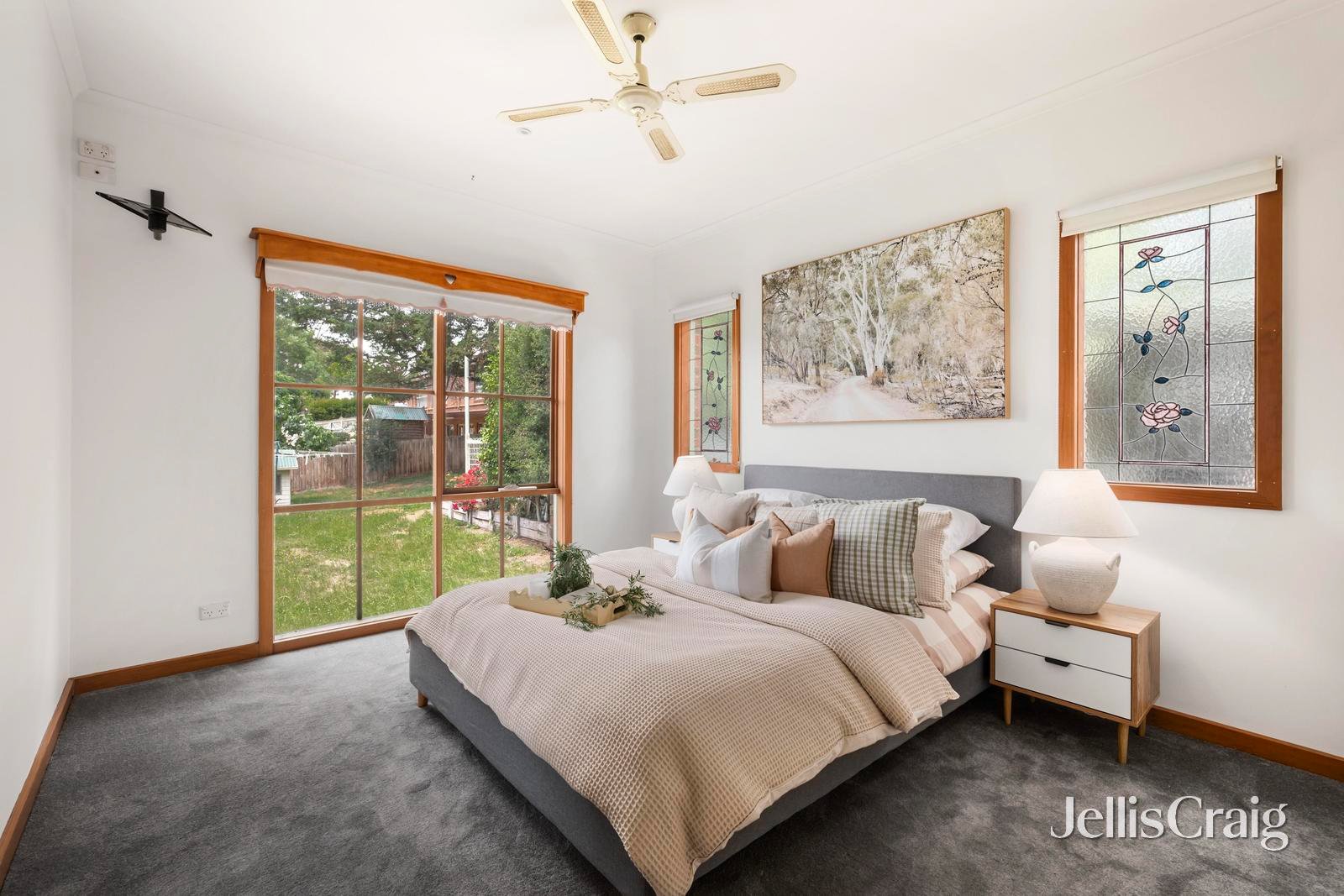 32 Chevalier Crescent, Mooroolbark image 8