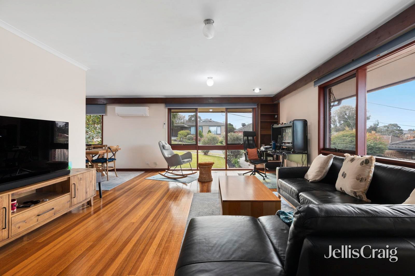 32 Chivers Avenue, Glen&nbsp;Waverley image 2