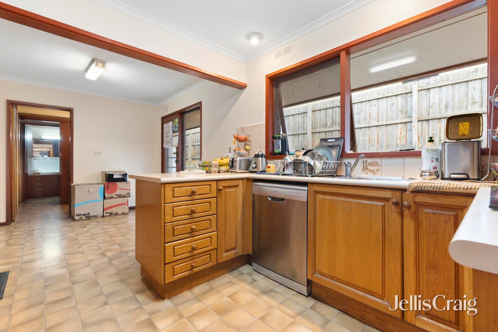 32 Chivers Avenue, Glen&nbsp;Waverley image 6