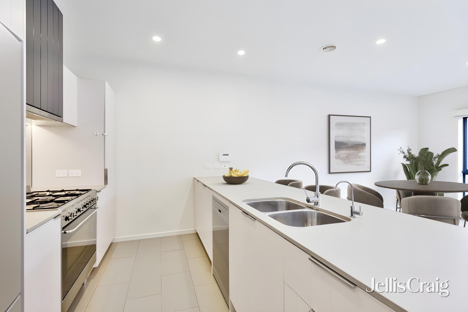 32 Clarendon Street, Avondale&nbsp;Heights image 4