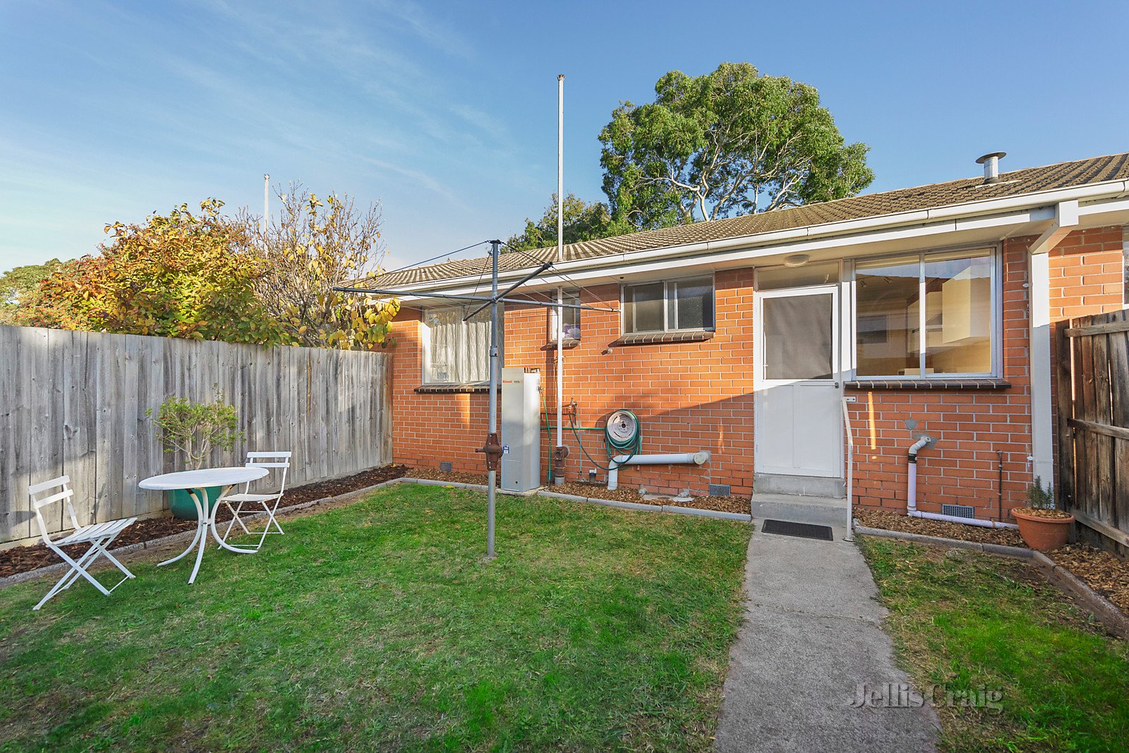 3/2 Clive Street, Mount Waverley image 6