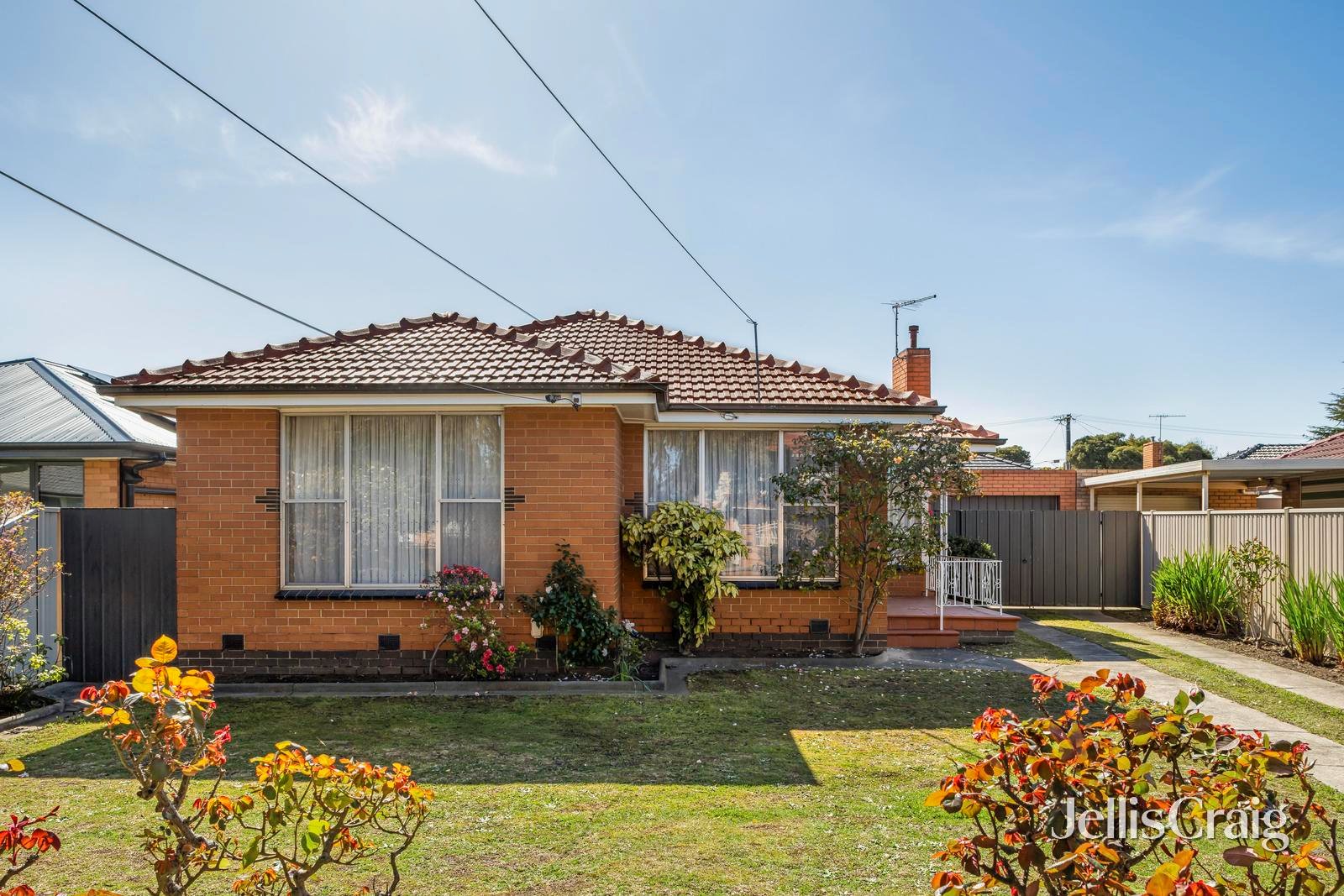 32 Club Avenue, Kingsbury image 1
