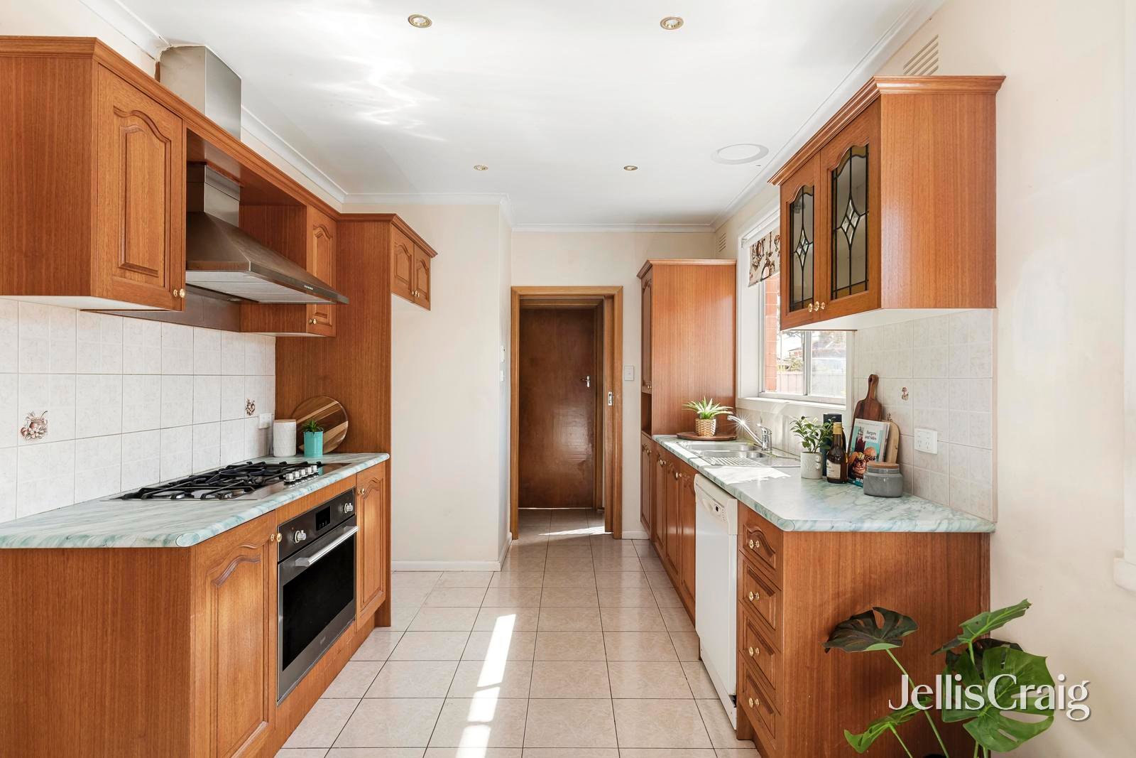 32 Club Avenue, Kingsbury image 3