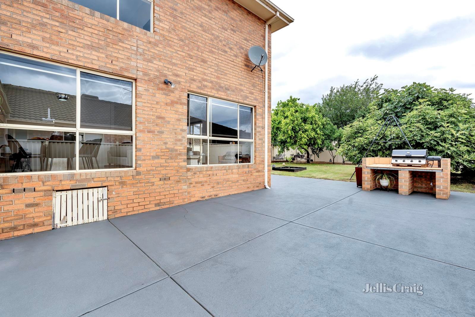 32 Colchester Circuit, Roxburgh Park image 18