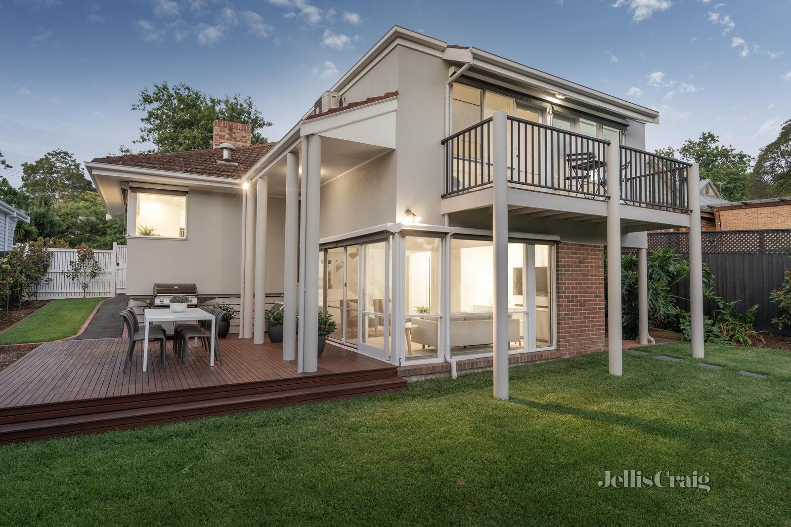 32 Croydon Road, Surrey Hills image 8