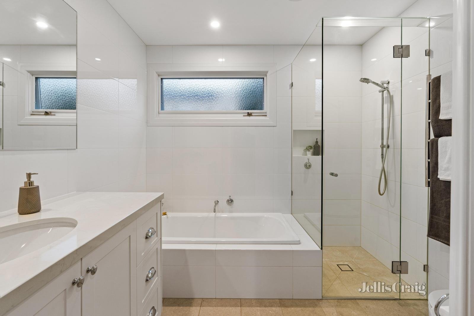 32 Croydon Road, Surrey Hills image 12