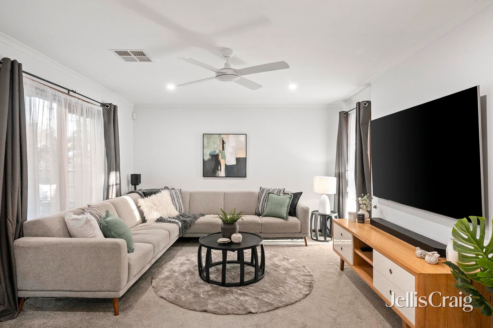 32 Danielle Crescent, Heathmont image 2