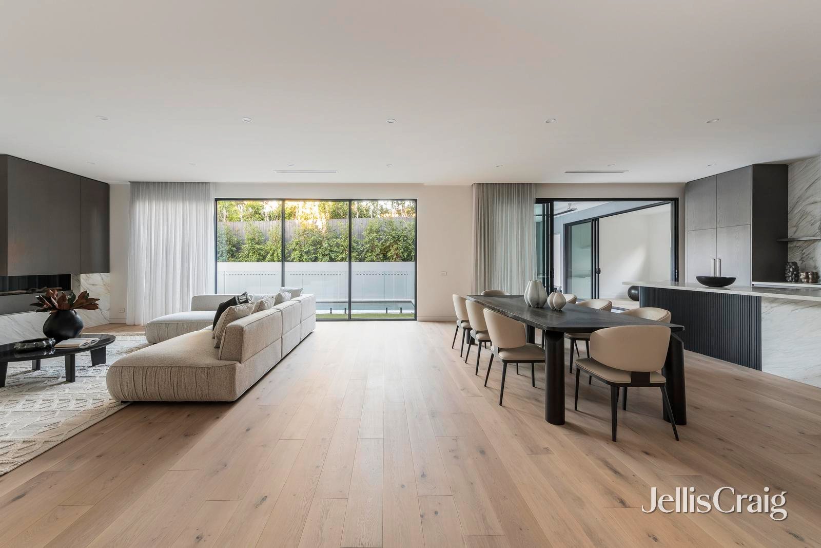 32 Davis Street, Kew image 6