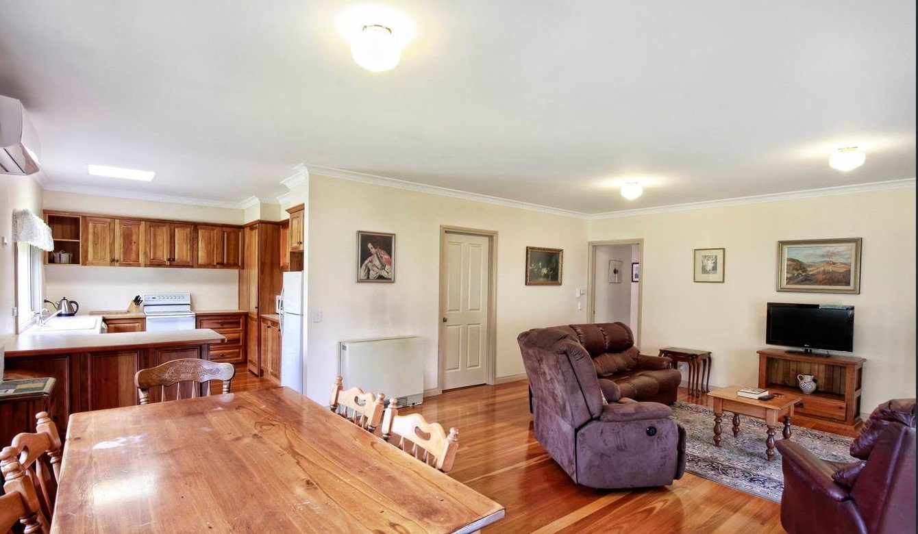 32 Davy Street, Woodend image 4