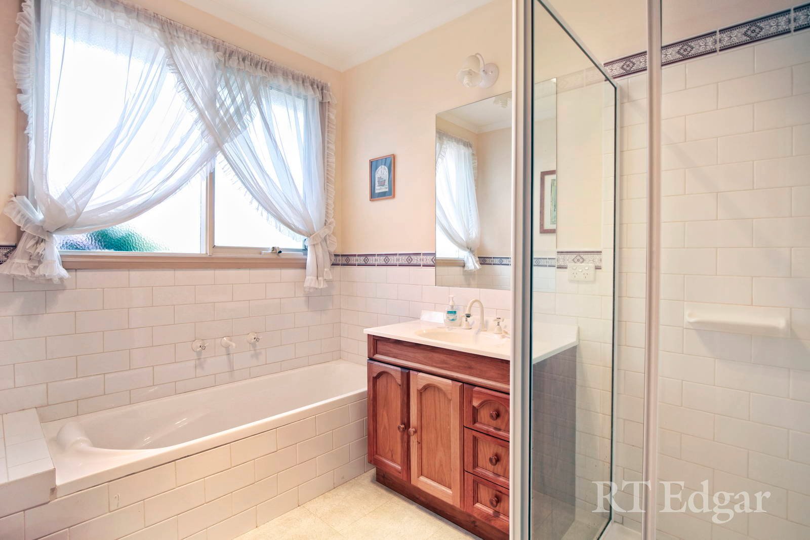 Property Gallery Thumbnail 8