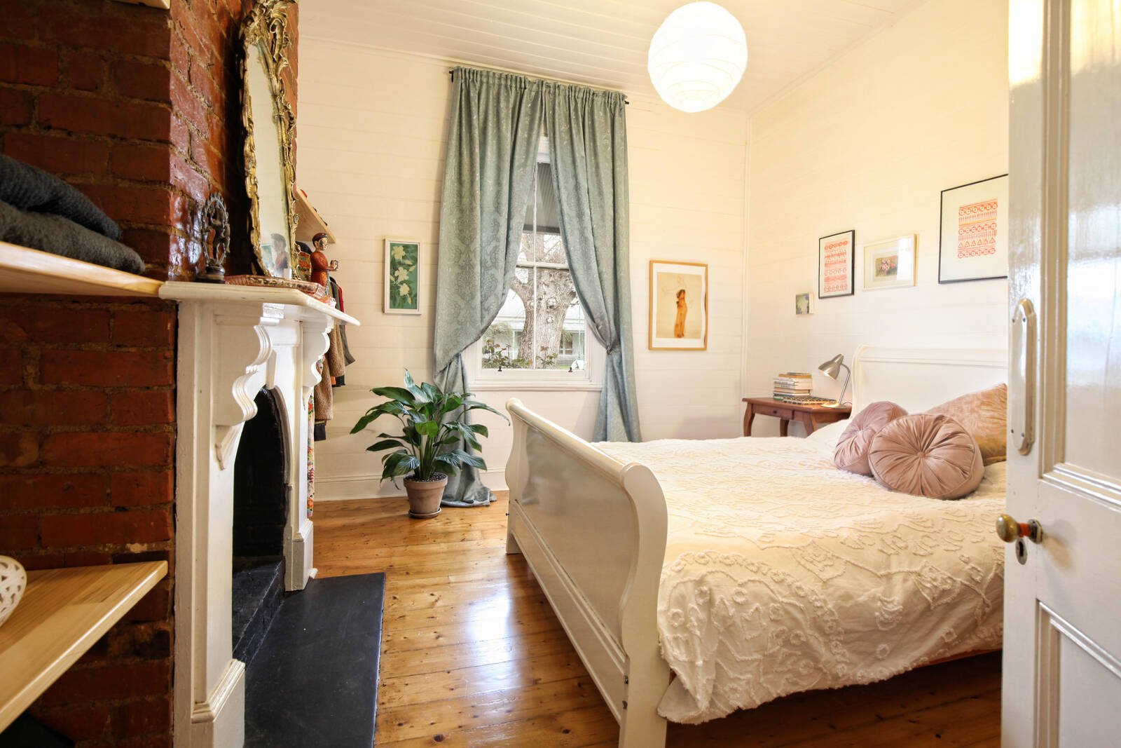 Property Gallery Thumbnail 12