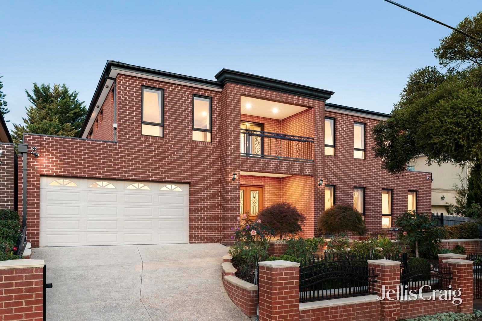 32 Dunscombe Avenue, Glen&nbsp;Waverley image 1