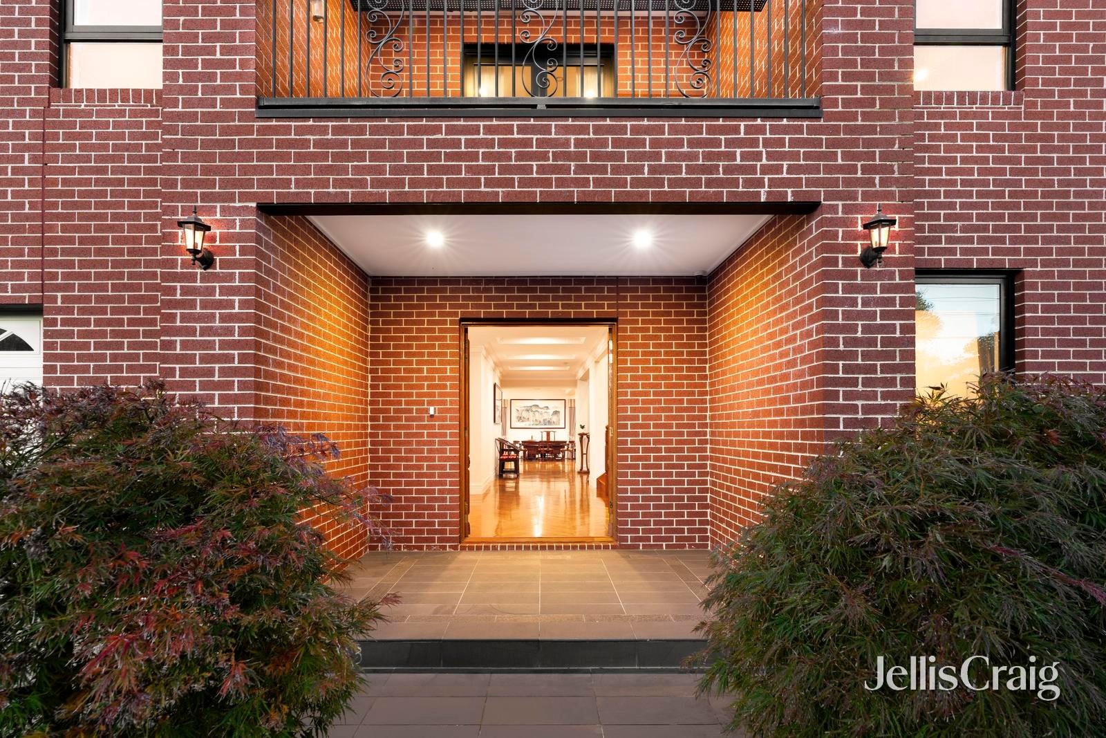 32 Dunscombe Avenue, Glen&nbsp;Waverley image 2