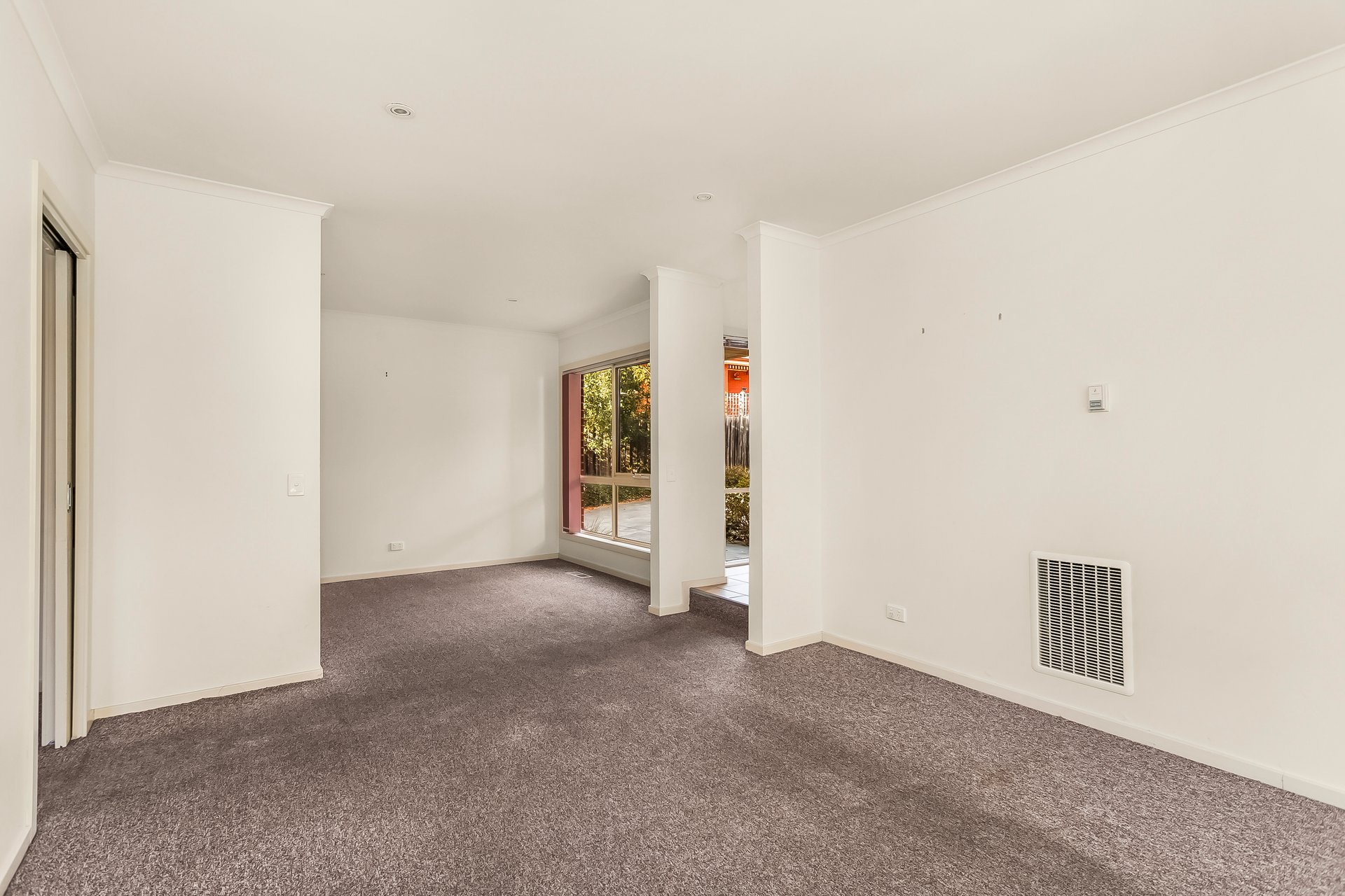 3/2 Edna Street, Mount Waverley image 4