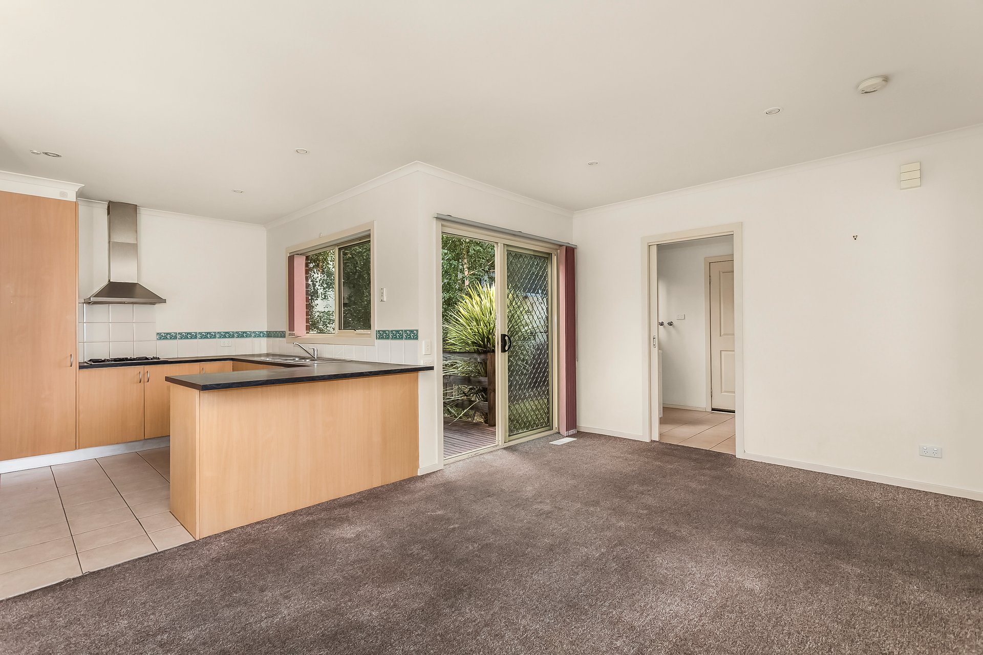 3/2 Edna Street, Mount Waverley image 6