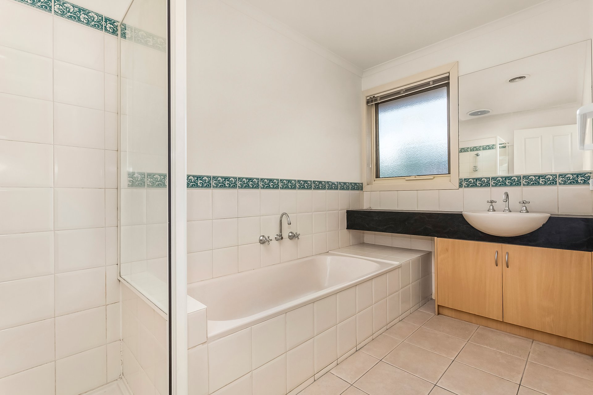 3/2 Edna Street, Mount Waverley image 7