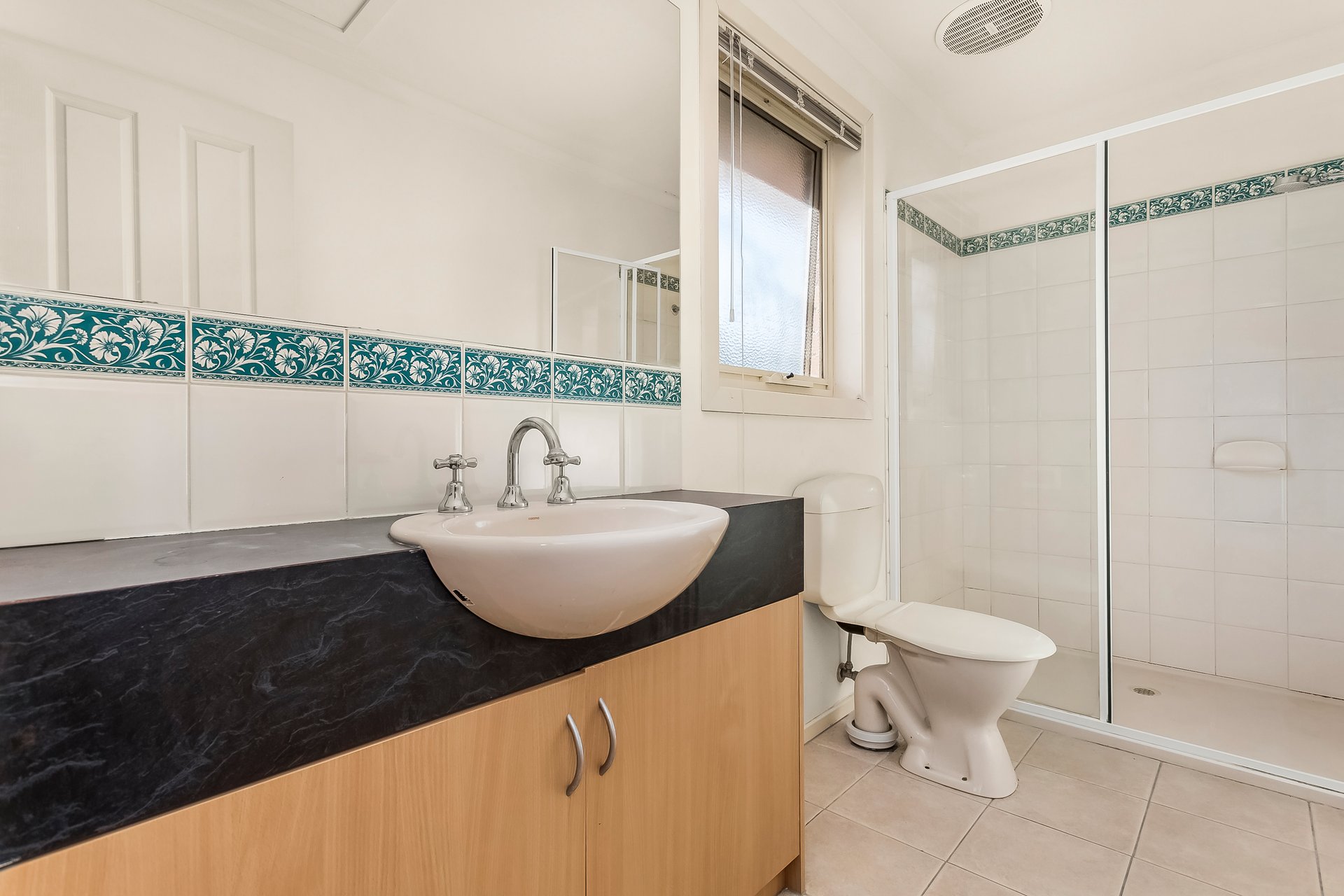 3/2 Edna Street, Mount Waverley image 9