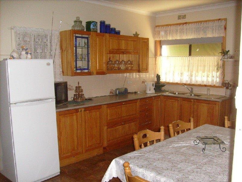 32 Elizabeth Street, Castlemaine image 2