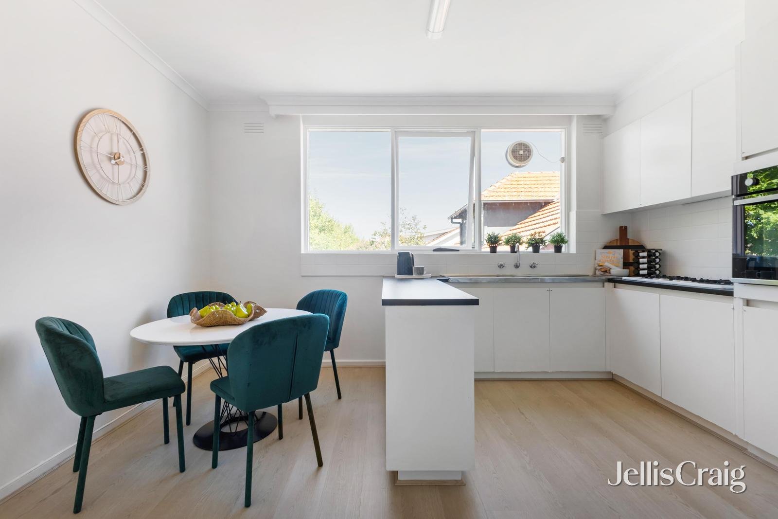 3/2 Erindale Avenue, Ripponlea image 4