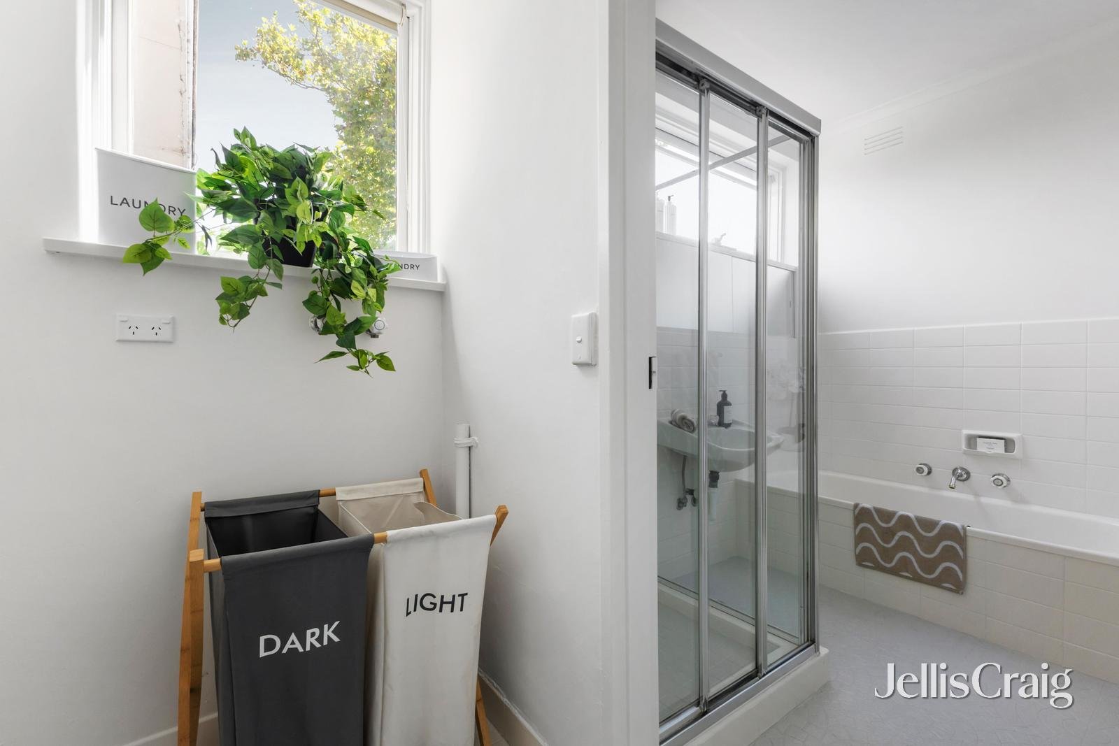 3/2 Erindale Avenue, Ripponlea image 6