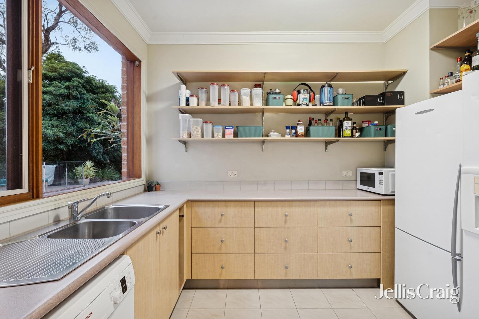 32 Fairview Avenue, Croydon North image 10