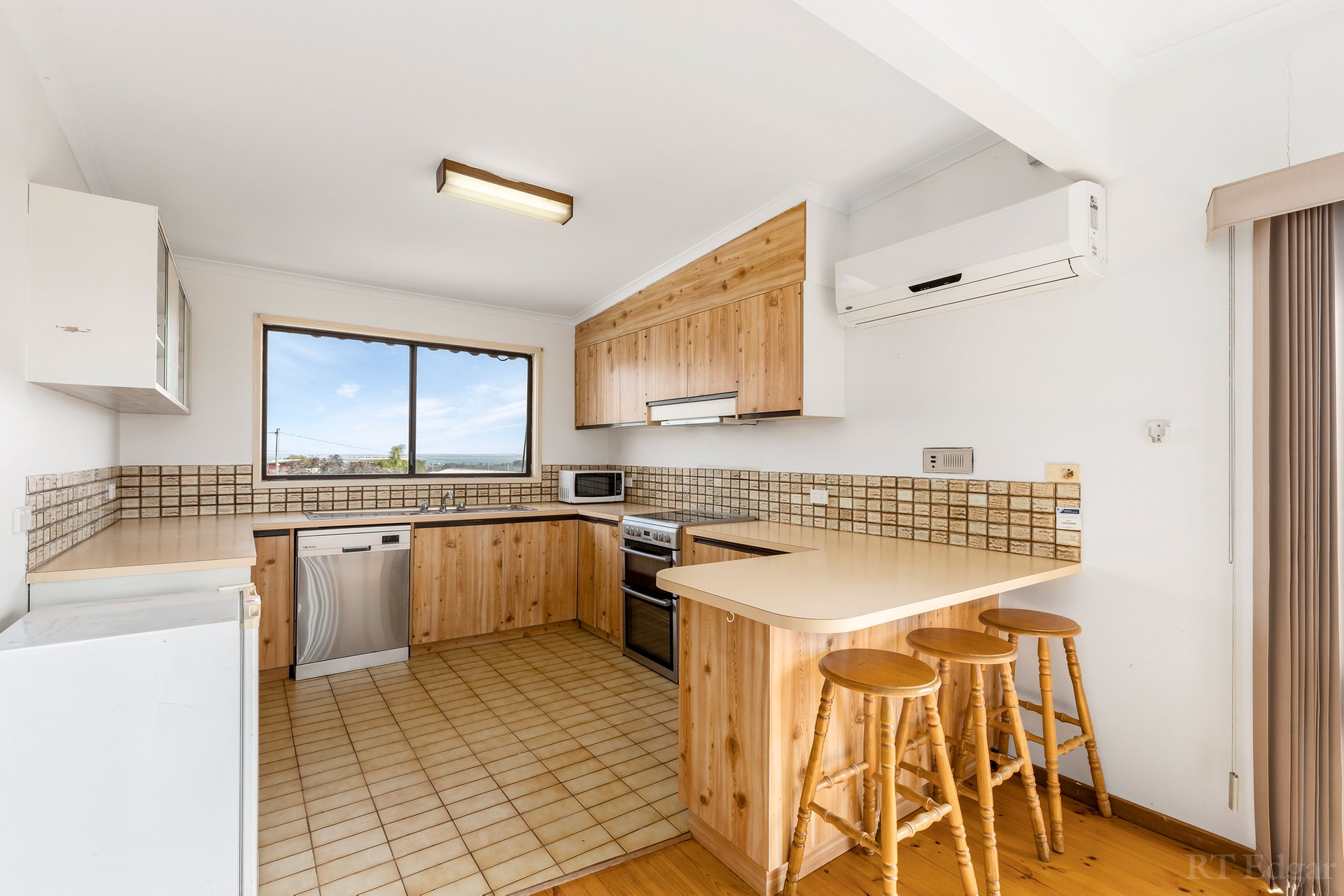 Property Gallery Thumbnail 11